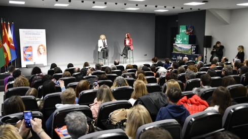 Presentación del libro Orbitas de Sara García (19)