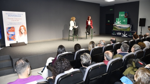 Presentación del libro Orbitas de Sara García (23)