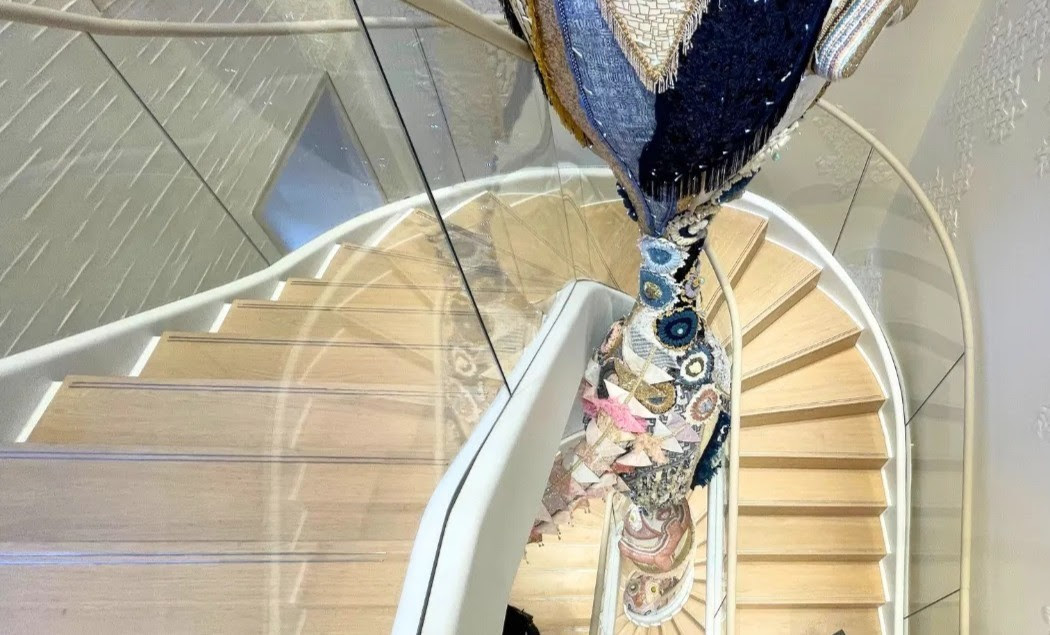 Tvitec 'viste' las curvas de vidrio de Dior en Lisboa 