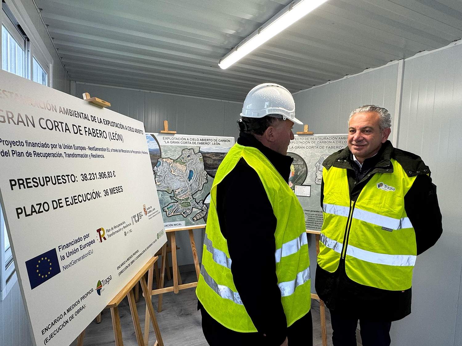 Visita de Nicanor Sen a la Gran Corta de Fabero