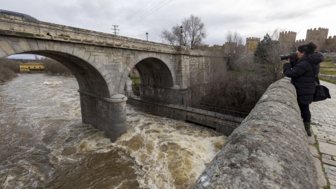 Río Adaja a su paso por la capital abulense | Rmestudios / ICAL