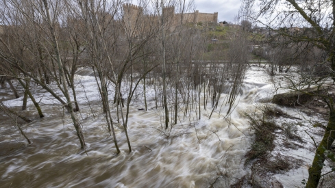 Río Adaja a su paso por la capital abulense | Rmestudios / ICAL