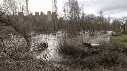 Río Adaja a su paso por la capital abulense | Rmestudios / ICAL