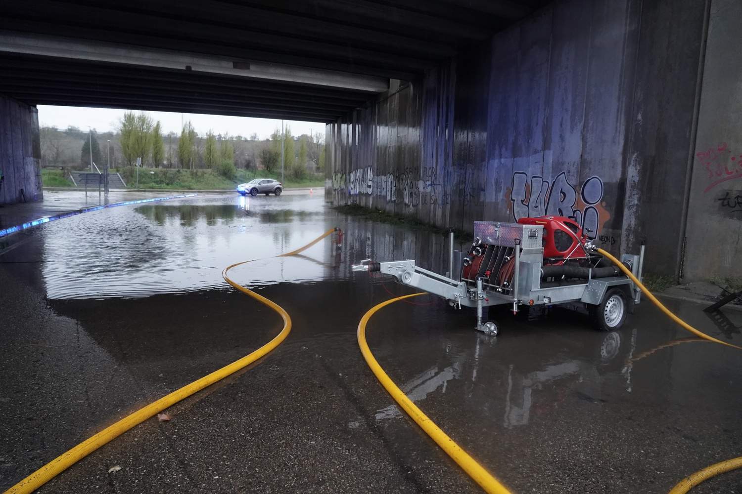 Cortados los accesos de la VA-20 desde la avenida de Burgos por la lluvia | Rubén Cacho / ICAL Cortados los accesos de la VA-20 desde la avenida de Burgos por la lluvia | Rubén Cacho / ICAL