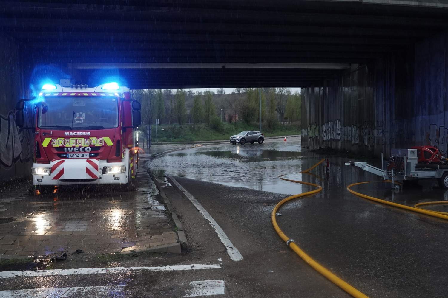 Cortados los accesos de la VA-20 desde la avenida de Burgos por la lluvia | Rubén Cacho / ICAL Cortados los accesos de la VA-20 desde la avenida de Burgos por la lluvia | Rubén Cacho / ICAL