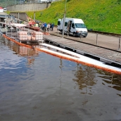 Un posible vertido de combustible de un barco hundido en el Duero en La Fregeneda (Salamanca) obliga a activar el plan de emergencia