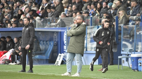 El entrenador de la Ponferradina, Javi Rey, en el Ponferradina - Lugo