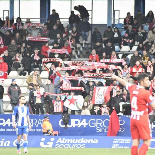 Partido de la Ponferradina contra el Lugo en El Toralín | Foto: Dani Merino, InfoBierzo Partido de la Ponferradina contra el Lugo en El Toralín | Foto: Dani Merino, InfoBierzo