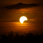 Eclipse solar parcial (Pixabay)