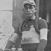 victorino otero con su bicicleta victorino otero con su bicicleta