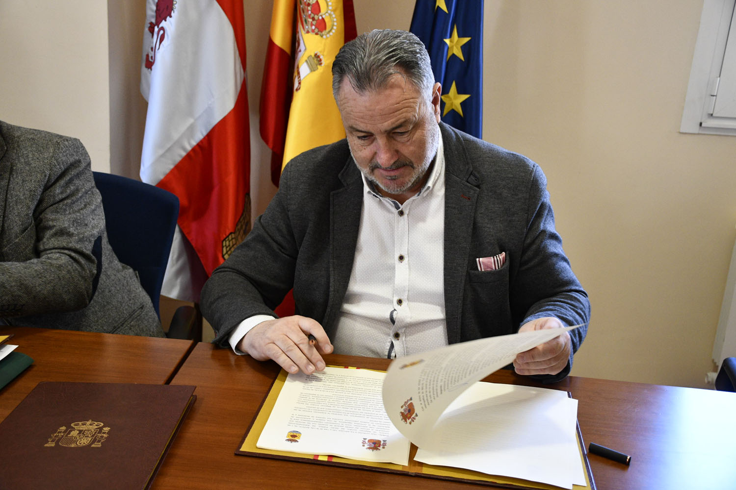 Firma del convenio para la financiación, ejecución y entrega de la primera fase de las obras de eliminación de aguas limpias del Saneamiento del Bierzo Bajo
