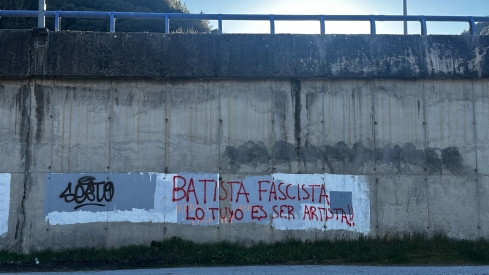 Pintadas contra el alcalde de Villafranca del Bierzo