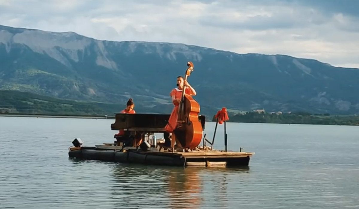 ‘Le piano du lac’ concierto sobre el agua bierzo