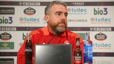 Javi Rey en la previa antes del partido entre el Tástic y la Ponferradina