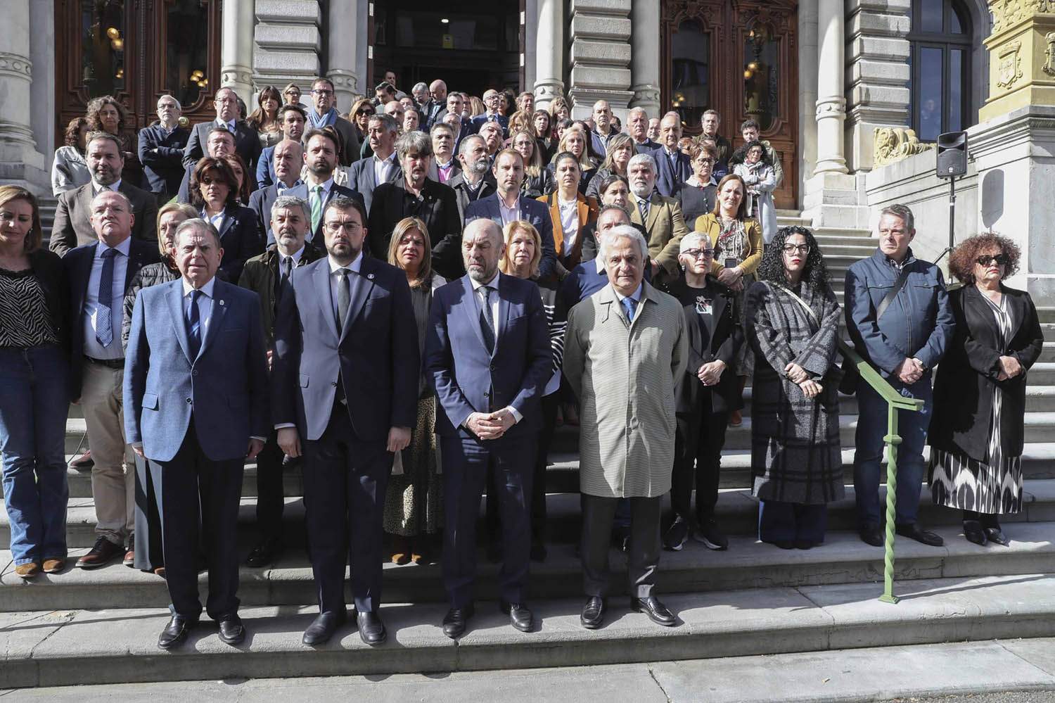 Minuto de silencio en Gijón.