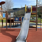 Ponferrada mejora los parques infantiles de Compostilla, Huertas del Sacramento y Santo Tomás