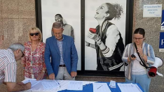 Tarsicio Carballo recoge firmas más de 20.000 firmas para la llegada de Radioterapia al Bierzo