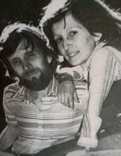 Tarsicio Carballo y su esposa en la invitación de su boda