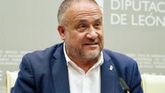 El presidente de la Diputación de León, Gerardo Álvarez Courel, durante la presentación del nuevo plan de inversiones destinado a los ayuntamientos | Campillo / ICAL