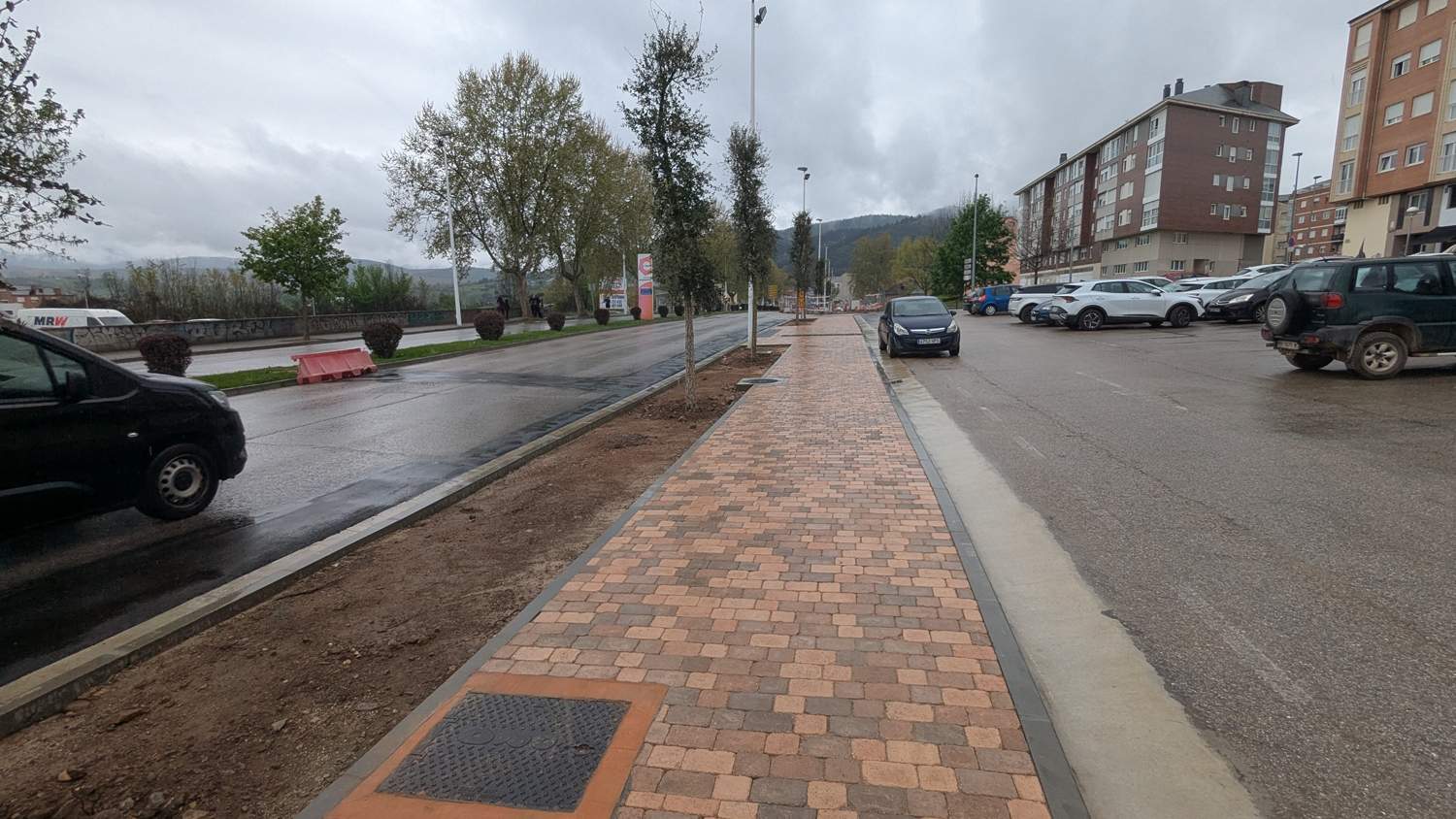 Obras en las aceras de Avenida del Castillo de Ponferrada (4)