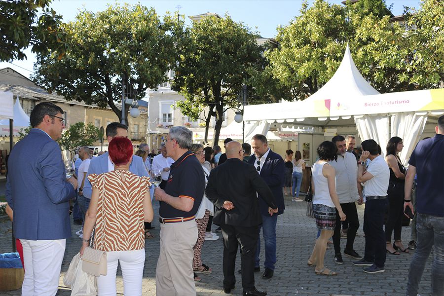 La Feria del Vino de Cacabelos regresó para 'brindar' con DO Bierzo sus ...