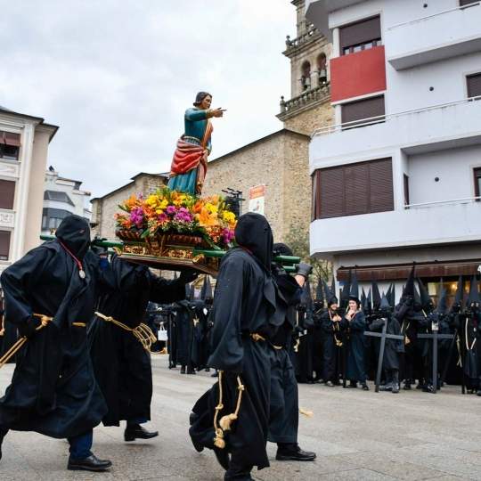 Carrera de San Juanín en la procesión del Encuentro de Ponferrada