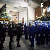 La Hermandad del Cristo de los Mineros de Caboalles de Abajo, Villablino, celebra su procesión, con la entrada del Cristo al Pozo María y recuerdo a los cinco mineros fallecidos en Cerredo el Viernes Santo