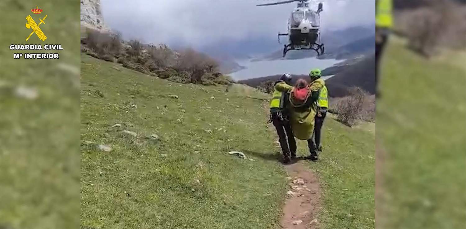 Rescatada en helicóptero una senderista herida en Folgoso de la Ribera