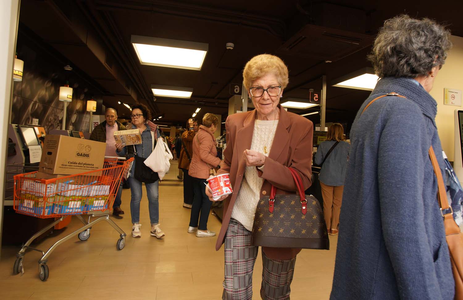 César Sánchez ICAL. Vuelta a la actividad en los comercios de Ponferrada (1)
