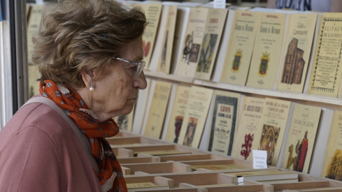 Ponferrada inaugura la Feria del Libro Antiguo y de Ocasión con una edición especial de El Quijote por 3.000 euros