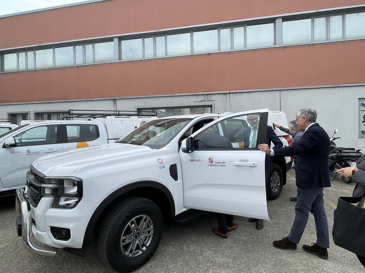 Nuevos vehículos del Consejo Comarcal del Bierzo Nuevos vehículos del Consejo Comarcal del Bierzo