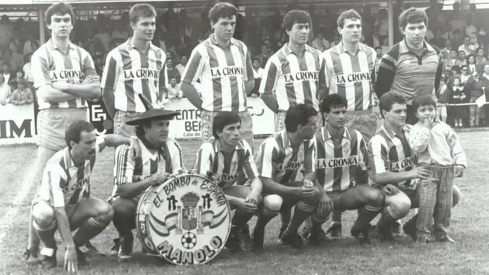 El día que Manolo ‘el del bombo’ fue “a tope” de la Ponferradina: Fallece un mito de la animación de España | Foto: La Destilería Bar El día que Manolo ‘el del bombo’ fue “a tope” de la Ponferradina: Fallece un mito de la animación de España | Foto: La Destilería Bar