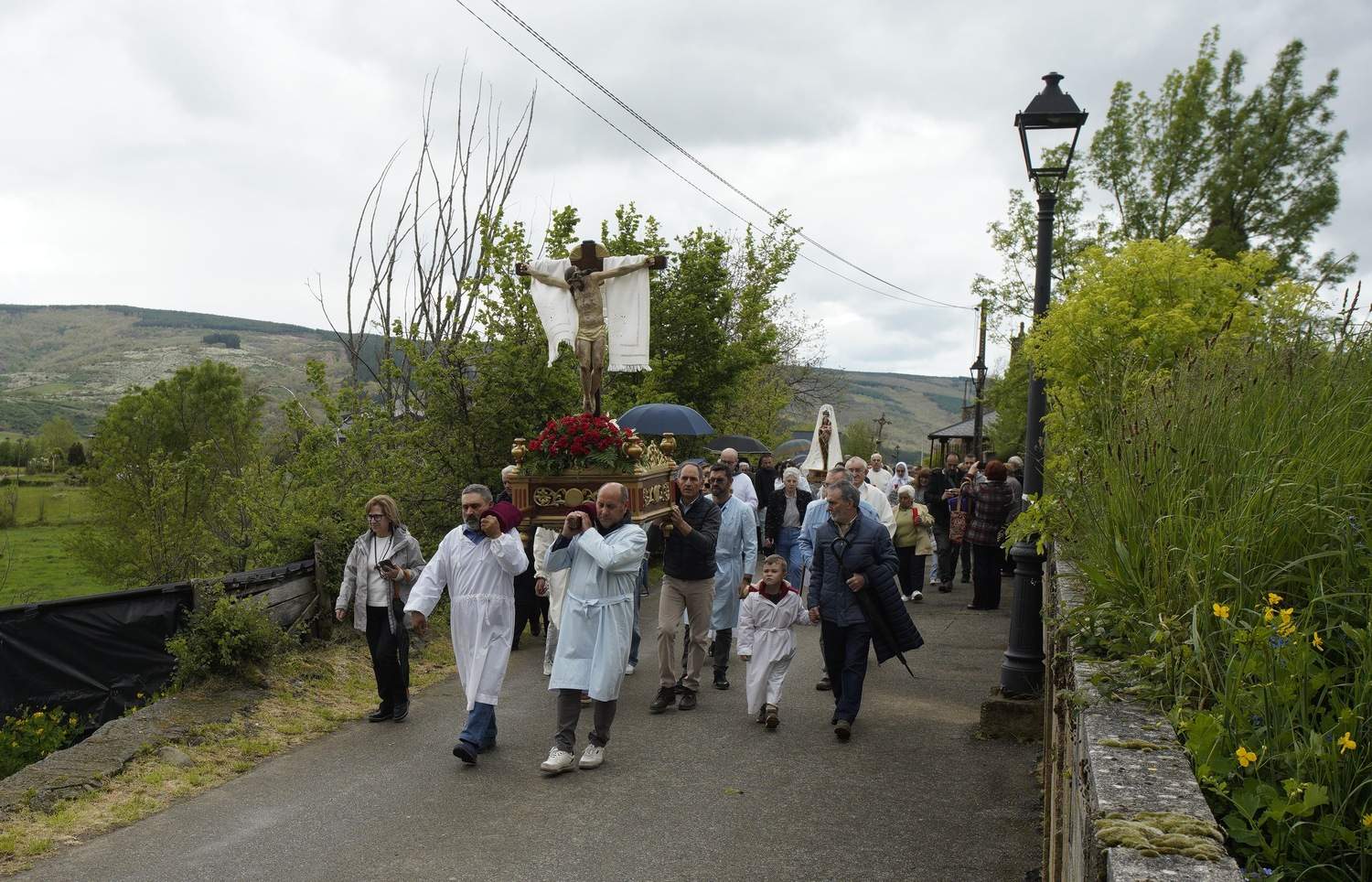 Quintana de Fuseros (Igüeña) celebra su Procesión de los Amortajados | César Sánchez / ICAL Quintana de Fuseros (Igüeña) celebra su Procesión de los Amortajados | César Sánchez / ICAL