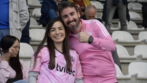 Así disfrutó El Toralín de la victoria que acerca a la Ponferradina al liderato | Dani Merino Así disfrutó El Toralín de la victoria que acerca a la Ponferradina al liderato | Dani Merino