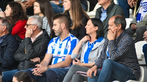 Así disfrutó El Toralín de la victoria que acerca a la Ponferradina al liderato | Dani Merino Así disfrutó El Toralín de la victoria que acerca a la Ponferradina al liderato | Dani Merino