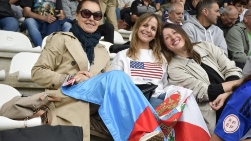 Así disfrutó El Toralín de la victoria que acerca a la Ponferradina al liderato | Dani Merino Así disfrutó El Toralín de la victoria que acerca a la Ponferradina al liderato | Dani Merino