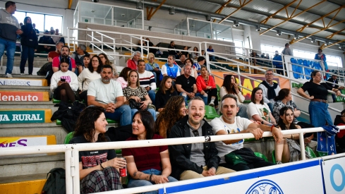 El Lydia Valentín vibró pese al adiós del Clínica Ponferrada de los playoffs de ascenso | Dani Merino El Lydia Valentín vibró pese al adiós del Clínica Ponferrada de los playoffs de ascenso | Dani Merino
