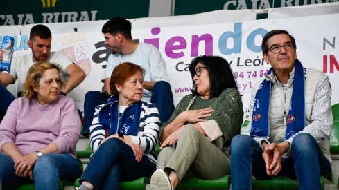 El Lydia Valentín vibró pese al adiós del Clínica Ponferrada de los playoffs de ascenso | Dani Merino El Lydia Valentín vibró pese al adiós del Clínica Ponferrada de los playoffs de ascenso | Dani Merino