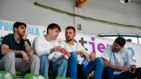 El Lydia Valentín vibró pese al adiós del Clínica Ponferrada de los playoffs de ascenso | Dani Merino El Lydia Valentín vibró pese al adiós del Clínica Ponferrada de los playoffs de ascenso | Dani Merino