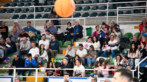 El Lydia Valentín vibró pese al adiós del Clínica Ponferrada de los playoffs de ascenso | Dani Merino El Lydia Valentín vibró pese al adiós del Clínica Ponferrada de los playoffs de ascenso | Dani Merino