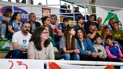 El Lydia Valentín vibró pese al adiós del Clínica Ponferrada de los playoffs de ascenso | Dani Merino El Lydia Valentín vibró pese al adiós del Clínica Ponferrada de los playoffs de ascenso | Dani Merino