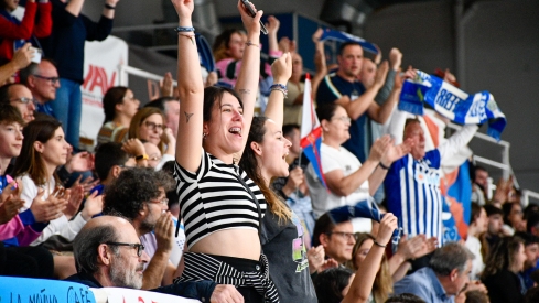 El Lydia Valentín vibró pese al adiós del Clínica Ponferrada de los playoffs de ascenso | Dani Merino El Lydia Valentín vibró pese al adiós del Clínica Ponferrada de los playoffs de ascenso | Dani Merino