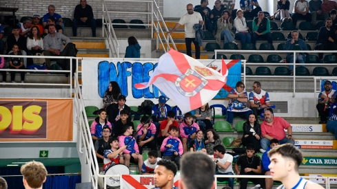 El Lydia Valentín vibró pese al adiós del Clínica Ponferrada de los playoffs de ascenso | Dani Merino El Lydia Valentín vibró pese al adiós del Clínica Ponferrada de los playoffs de ascenso | Dani Merino