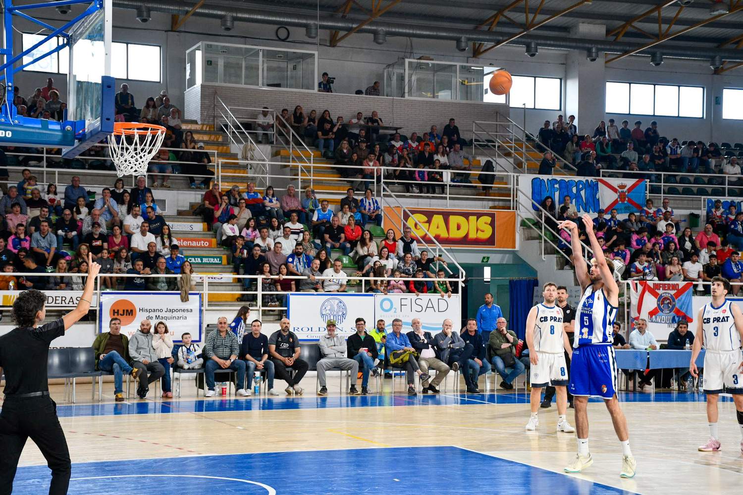 El Lydia Valentín vibró pese al adiós del Clínica Ponferrada de los playoffs de ascenso | Dani Merino El Lydia Valentín vibró pese al adiós del Clínica Ponferrada de los playoffs de ascenso | Dani Merino