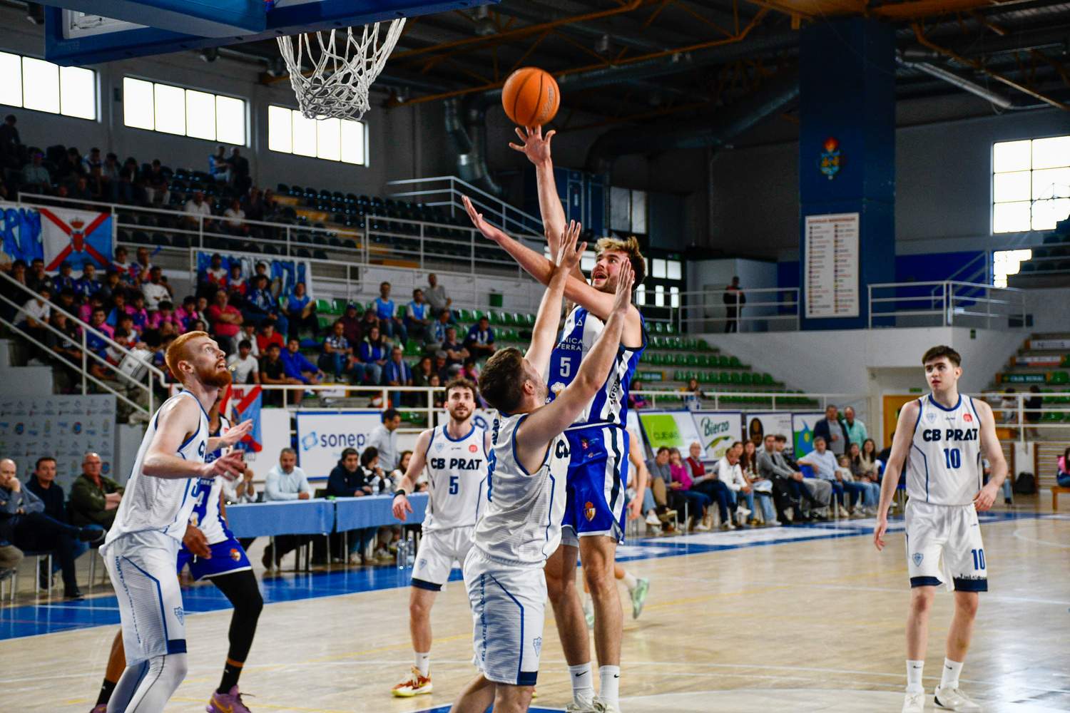 Clínica Ponferrada despide la temporada después de acariciar la remontada ante Prat | Dani Merino Clínica Ponferrada despide la temporada después de acariciar la remontada ante Prat | Dani Merino