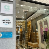 Placas de la Ciudad del Dólar de Ponferrada en el antiguo Hotel Madrid 