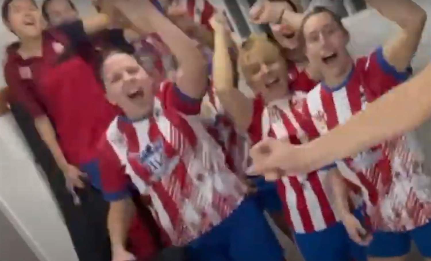 El Atlético Bembibre, patrocinado por Inmobiliaria Berrocall, campeón de la Liga Provincial femenina de fútbol sala por tercer año consecutivo
