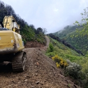 Fase final de las obras de acceso y captaciones de agua en Santa Lucía de Valdueza Fase final de las obras de acceso y captaciones de agua en Santa Lucía de Valdueza