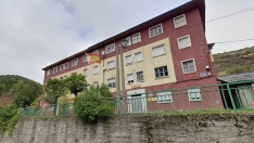 Imagen del antiguo cuartel de la Guardia Civil de Tremor de Arriba que será rehabilitado para viviendas para pacientes oncológicos Imagen del antiguo cuartel de la Guardia Civil de Tremor de Arriba que será rehabilitado para viviendas para pacientes oncológicos