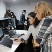 César Sánchez / ICAL . La consejera de Industria, Comercio y Empleo, Leticia García, durante su visita a la Cooperativa Panacea en Ponferrada César Sánchez / ICAL . La consejera de Industria, Comercio y Empleo, Leticia García, durante su visita a la Cooperativa Panacea en Ponferrada